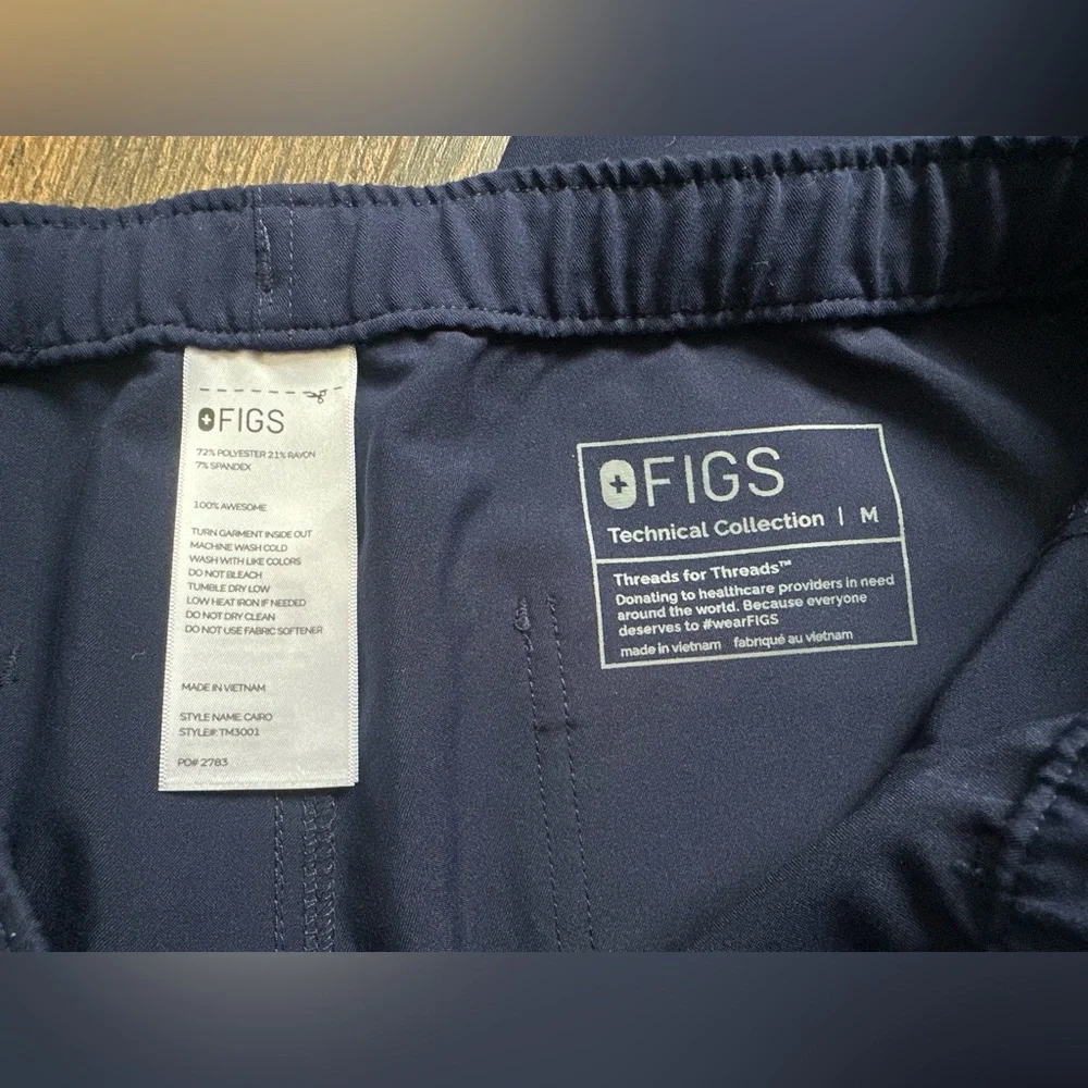 Figs Men’s Cairo Cargo Scrub Pants Navy Blue Size Medium